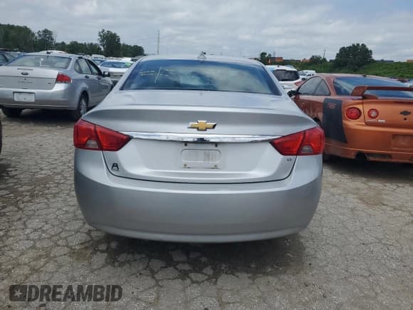 ✅ 2017 Chevrolet Impala LT • VIN: 2G1105SA9H9166227 • Лот: 62033524. Опубликован ранее на Copart с пробегом 201 293 миль. Бесплатный доступ к архиву аукционных продаж из США и подробный отчёт об истории автомобиля на DreamBid. Изображение 6.