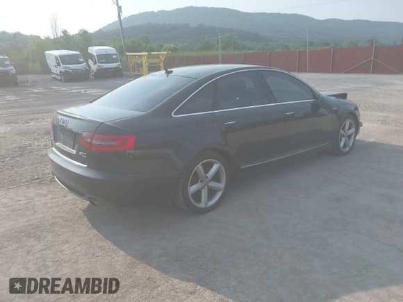 ✅ 2011 Audi A6 Prestige • VIN: WAUKGAFB3BN019129 • Лот: 42902834. Опубликован ранее на IAAI с пробегом 182 515 миль. Бесплатный доступ к архиву аукционных продаж из США и подробный отчёт об истории автомобиля на DreamBid. Изображение 4.