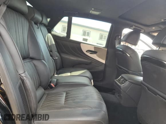 ✅ 2023 Lexus LS LS 500h • VIN: JTHGYLGF1P5002709 • Лот: 59046945. Опубликован ранее на Copart с пробегом 21 096 миль. Бесплатный доступ к архиву аукционных продаж из США и подробный отчёт об истории автомобиля на DreamBid. Изображение 10.