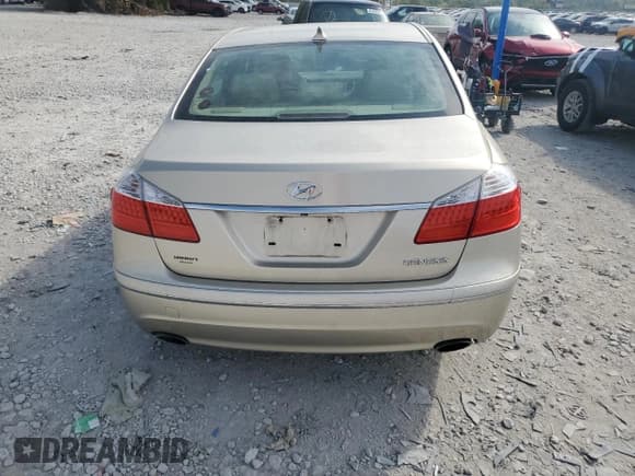 ✅ 2010 Hyundai Genesis • VIN: KMHGC4DE2AU085951 • Lot: 86224805. Wystawiony na Copart z przebiegiem 167 520 mil. Bezpłatny archiwum sprzedaży aukcyjnych z USA i szczegółowy raport historii pojazdu na DreamBid. Zdjęcie 6.