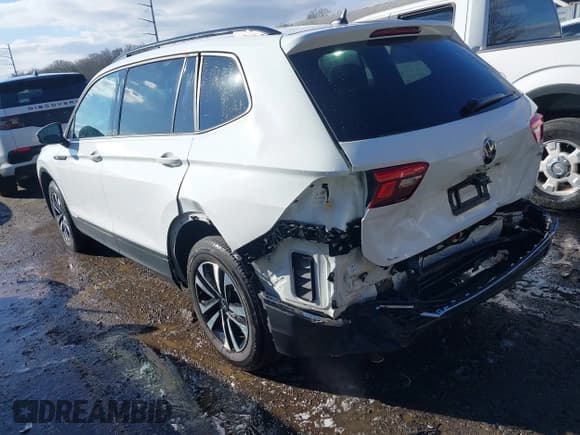 ✅ 2022 Volkswagen Tiguan S • VIN: 3VV0B7AX1NM035831 • Lot: 41130297. Listed on IAAI with 64,298 mi. Free auction sales archive from the USA and detailed vehicle history report at DreamBid. Image 3.