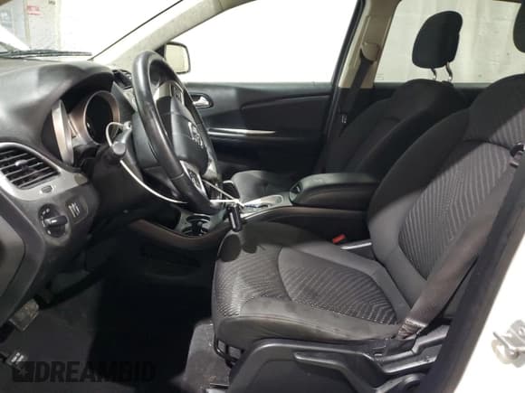 ✅ 2018 Dodge Journey SE • VIN: 3C4PDCAB2JT383626 • Lot: 88726885. Wystawiony na Copart z przebiegiem 136 653 mil. Bezpłatny archiwum sprzedaży aukcyjnych z USA i szczegółowy raport historii pojazdu na DreamBid. Zdjęcie 7.