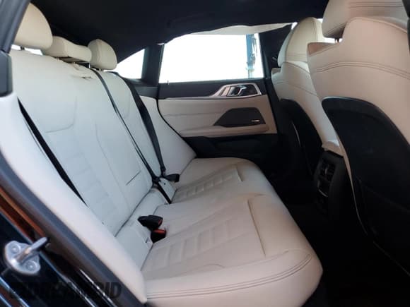 ✅ 2024 BMW 4 Series M440i xDrive • VIN: WBA13AW00RFT53614 • Lot: 71751445. Listed on Copart with 7,063 mi. Free auction sales archive from the USA and detailed vehicle history report at DreamBid. Image 10.