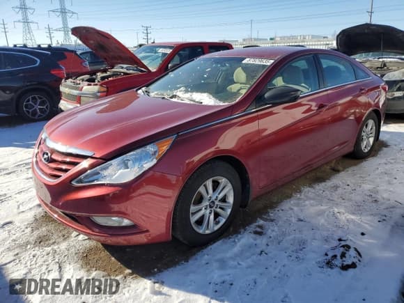 ✅ 2013 Hyundai Sonata GL • VIN: 5NPEB4AC6DH762435 • Лот: 87829635. Опубликован ранее на Copart с пробегом 81 690 миль. Бесплатный доступ к архиву аукционных продаж из США и подробный отчёт об истории автомобиля на DreamBid. Изображение 1.