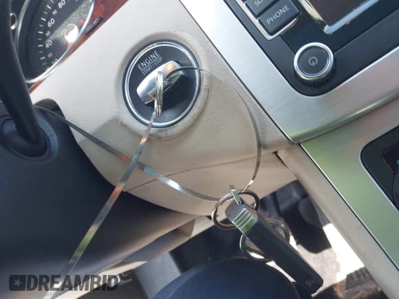 ✅ 2010 Volkswagen CC • VIN: WVWEU7ANXAE541722 • Lot: 41825628. Listed on IAAI with 84,426 mi. Free auction sales archive from the USA and detailed vehicle history report at DreamBid. Image 11.