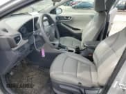 ✅ 2017 Hyundai Ioniq Blue • VIN: KMHC65LC0HU024085 • Lot: 42175285. Wystawiony na Copart z przebiegiem 60 074 mil. Bezpłatny archiwum sprzedaży aukcyjnych z USA i szczegółowy raport historii pojazdu na DreamBid. Zdjęcie 7.