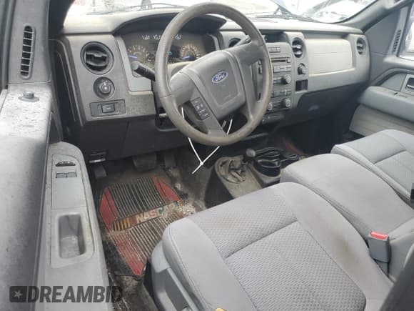 ✅ 2011 Ford F-150 XL • VIN: 1FTMF1EM7BKD15998 • Lot: 62637775. Listed on Copart with 84,315 mi. Free auction sales archive from the USA and detailed vehicle history report at DreamBid. Image 8.