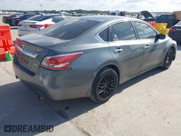 ✅ 2015 Nissan Altima S • VIN: 1N4AL3AP6FN389771 • Лот: 43688488. Опубликован ранее на IAAI с пробегом 181 325 миль. Бесплатный доступ к архиву аукционных продаж из США и подробный отчёт об истории автомобиля на DreamBid. Изображение 4.