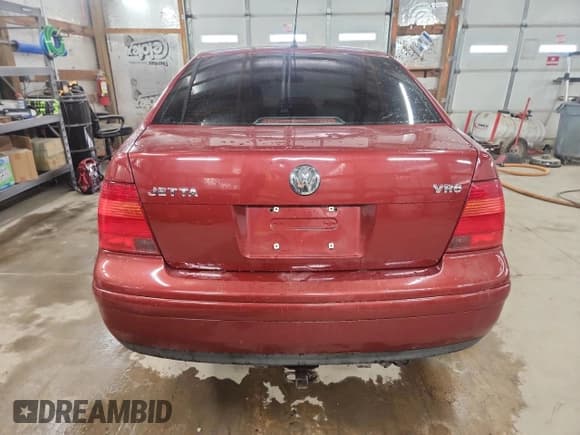 ✅ 2000 Volkswagen Jetta • VIN: 3VWTE29M2YM031725 • Lot: 92230935. Listed on Copart with 137,144 mi. Free auction sales archive from the USA and detailed vehicle history report at DreamBid. Image 6.