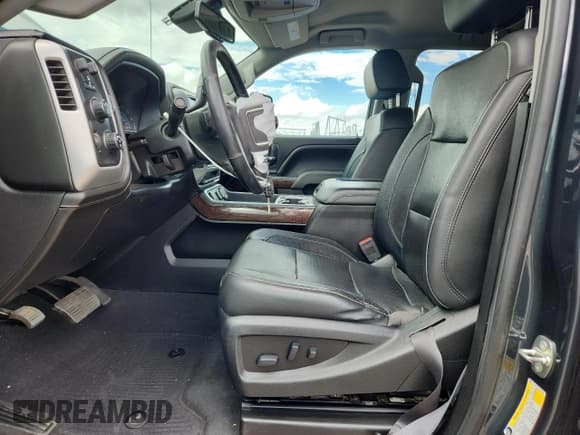 ✅ 2019 GMC Sierra 2500HD SLT • VIN: 1GT12REY0KF246418 • Lot: 81471745. Wystawiony na Copart z przebiegiem 127 473 mil. Bezpłatny archiwum sprzedaży aukcyjnych z USA i szczegółowy raport historii pojazdu na DreamBid. Zdjęcie 7.