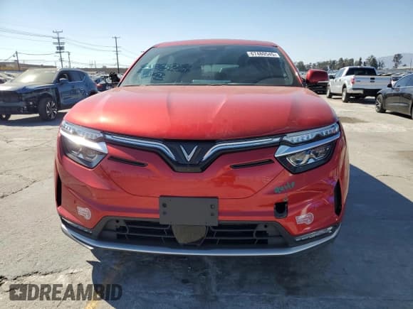 ✅ 2023 VinFast VF 8 Plus • VIN: RLLV1AFA6PH000482 • Lot: 67480545. Wystawiony na Copart z przebiegiem 7 086 mil. Bezpłatny archiwum sprzedaży aukcyjnych z USA i szczegółowy raport historii pojazdu na DreamBid. Zdjęcie 5.