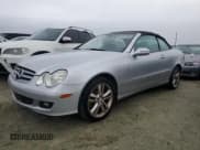 ✅ 2008 Mercedes-Benz CLK 350 • VIN: WDBTK56FX8F242463 • Lot: 74812154. Wystawiony na Copart z przebiegiem Nie podano. Bezpłatny archiwum sprzedaży aukcyjnych z USA i szczegółowy raport historii pojazdu na DreamBid. Zdjęcie 1.