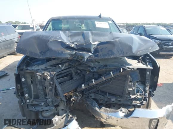 ✅ 2018 Chevrolet Silverado 1500 LT • VIN: 3GCPCREC3JG645106 • Lot: 42907605. Wystawiony na IAAI z przebiegiem 187 150 mil. Bezpłatny archiwum sprzedaży aukcyjnych z USA i szczegółowy raport historii pojazdu na DreamBid. Zdjęcie 6.