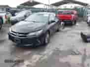 2016 Toyota Camry LE z VIN 4T1BD1FK7GU196612, wystawiony jako IAAI lot #42851645 z przebiegiem 78 055 mil mil oraz . Historia ofert i sprzedaży dostępna na DreamBid. Obrazek 2.