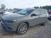 ✅ 2022 Jeep Cherokee Latitude Lux • VIN: 1C4PJMMN1ND514383 • Lot: 43303360. Wystawiony na IAAI z przebiegiem 25 467 mil. Bezpłatny archiwum sprzedaży aukcyjnych z USA i szczegółowy raport historii pojazdu na DreamBid. Zdjęcie 18.