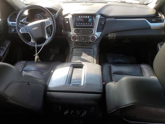 2019 Chevrolet Tahoe Premier z VIN 1GNSKCKJ9KR200083, wystawiony jako Copart lot #57910955 z przebiegiem 53 126 mil mil oraz Szkoda całkowita • Salvage title. Historia ofert i sprzedaży dostępna na DreamBid. Obrazek 8.