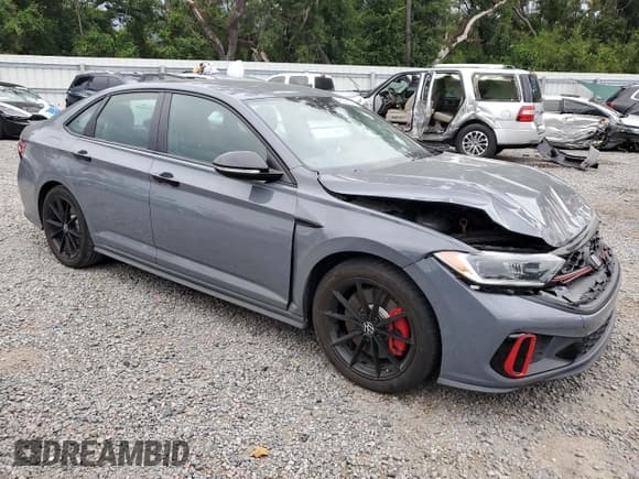 ✅ 2024 Volkswagen Jetta 40th Anniversary Edition • VIN: 3VW9T7BU3RM040538 • Лот: 80017305. Опубликован ранее на Copart с пробегом 25 772 миль. Бесплатный доступ к архиву аукционных продаж из США и подробный отчёт об истории автомобиля на DreamBid. Изображение 4.