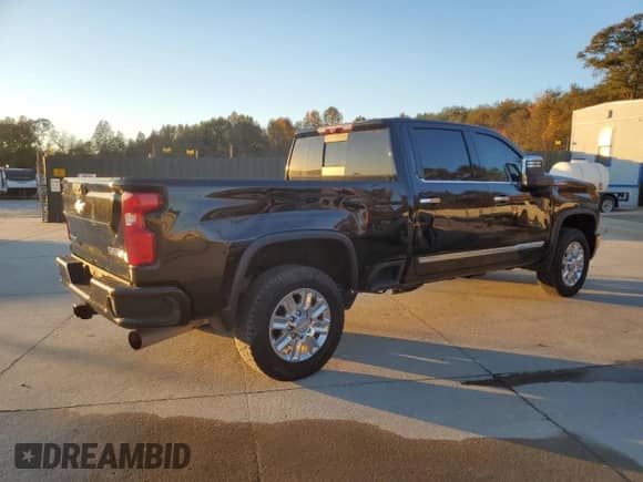 2024 Chevrolet Silverado 2500HD High Country с VIN 2GC4YREY6R1176873, выставлен на аукционе Copart как лот 91322325 с пробегом 15 687 миль миль и Списание • Salvage title. История ставок и продаж доступна на DreamBid. Изображение 3.