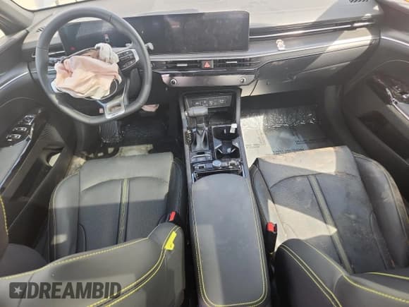 ✅ 2025 Kia K5 GT • VIN: KNAG44J8XS5340466 • Lot: 71696405. Listed on Copart with 1,971 mi. Free auction sales archive from the USA and detailed vehicle history report at DreamBid. Image 8.