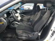 ✅ 2016 Hyundai Veloster • VIN: KMHTC6AD6GU269871 • Lot: 79245444. Wystawiony na Copart z przebiegiem 97 780 mil. Bezpłatny archiwum sprzedaży aukcyjnych z USA i szczegółowy raport historii pojazdu na DreamBid. Zdjęcie 7.