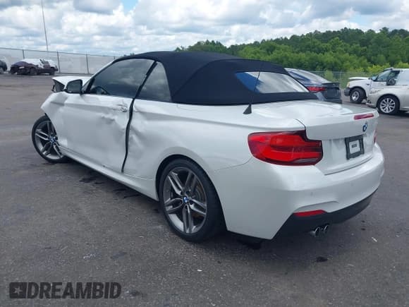 ✅ 2019 BMW 2 Series 230i • VIN: WBA2M7C59KVD51993 • Lot: 42365398. Wystawiony na IAAI z przebiegiem 42 948 mil. Bezpłatny archiwum sprzedaży aukcyjnych z USA i szczegółowy raport historii pojazdu na DreamBid. Zdjęcie 3.