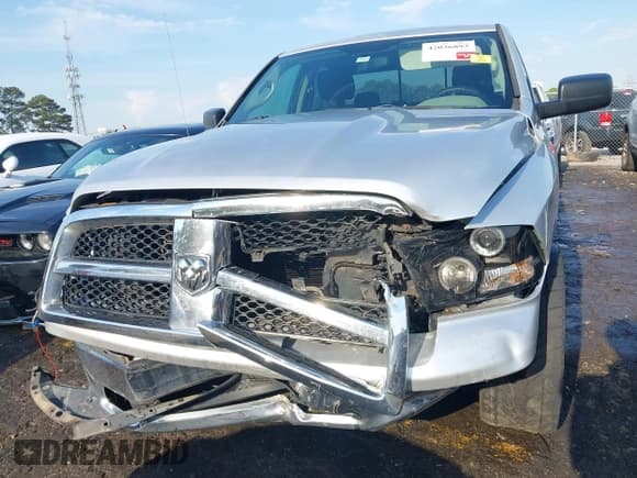 ✅ 2009 Dodge 1500 SLT • VIN: 1D3HB18P99S812135 • Lot: 42036893. Wystawiony na IAAI z przebiegiem 405 152 mil. Bezpłatny archiwum sprzedaży aukcyjnych z USA i szczegółowy raport historii pojazdu na DreamBid. Zdjęcie 6.