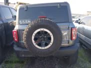 ✅ 2023 Ford Bronco • VIN: 1FMEE5DP5PLB74663 • Lot: 41664201. Wystawiony na IAAI z przebiegiem 10 596 mil. Bezpłatny archiwum sprzedaży aukcyjnych z USA i szczegółowy raport historii pojazdu na DreamBid. Zdjęcie 16.