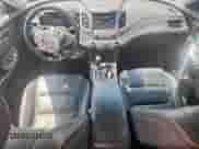 2018 Chevrolet Impala Premier z VIN 2G1125S34J9178450, wystawiony jako Copart lot #69664525 z przebiegiem 102 405 mil mil oraz Szkoda całkowita • Salvage title. Historia ofert i sprzedaży dostępna na DreamBid. Obrazek 8.