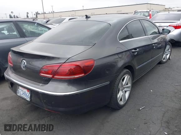 ✅ 2013 Volkswagen CC R-Line • VIN: WVWBP7AN6DE547662 • Lot: 42749969. Wystawiony na IAAI z przebiegiem 124 019 mil. Bezpłatny archiwum sprzedaży aukcyjnych z USA i szczegółowy raport historii pojazdu na DreamBid. Zdjęcie 4.