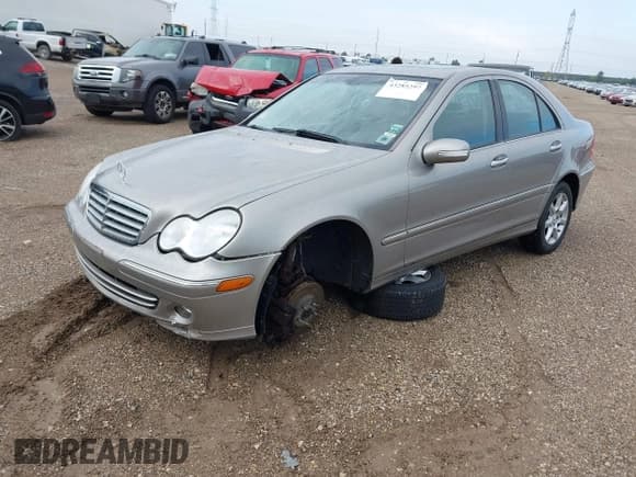 ✅ 2007 Mercedes-Benz C 280 Luxury • VIN: WDBRF92H27F921073 • Lot: 43285297. Wystawiony na IAAI z przebiegiem 77 116 mil. Bezpłatny archiwum sprzedaży aukcyjnych z USA i szczegółowy raport historii pojazdu na DreamBid. Zdjęcie 2.