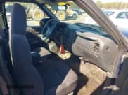 ✅ 2003 Chevrolet S-10 Work Truck • VIN: 1GCCS14X938129431 • Лот: 41463999. Опубликован ранее на IAAI с пробегом 338 054 миль. Бесплатный доступ к архиву аукционных продаж из США и подробный отчёт об истории автомобиля на DreamBid. Изображение 5.