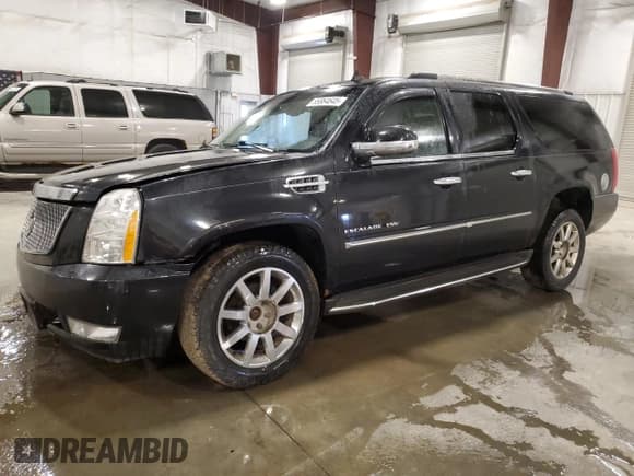 ✅ 2011 Cadillac Escalade ESV Luxury • VIN: 1GYS4HEF9BR386838 • Лот: 55864645. Опубликован ранее на Copart с пробегом 216 668 миль. Бесплатный доступ к архиву аукционных продаж из США и подробный отчёт об истории автомобиля на DreamBid. Изображение 1.