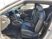 ✅ 2013 Hyundai Veloster Turbo • VIN: KMHTC6AE8DU110466 • Lot: 76236464. Wystawiony na Copart z przebiegiem 108 386 mil. Bezpłatny archiwum sprzedaży aukcyjnych z USA i szczegółowy raport historii pojazdu na DreamBid. Zdjęcie 7.