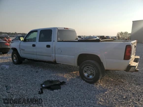 ✅ 2004 Chevrolet Silverado 2500HD LS • VIN: 1GCHK23104F151338 • Lot: 70666444. Wystawiony na Copart z przebiegiem Nie podano. Bezpłatny archiwum sprzedaży aukcyjnych z USA i szczegółowy raport historii pojazdu na DreamBid. Zdjęcie 2.