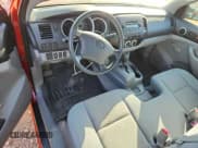 ✅ 2010 Toyota Tacoma • VIN: 5TENX4CN8AZ674723 • Lot: 92205195. Wystawiony na Copart z przebiegiem 129 917 mil. Bezpłatny archiwum sprzedaży aukcyjnych z USA i szczegółowy raport historii pojazdu na DreamBid. Zdjęcie 8.