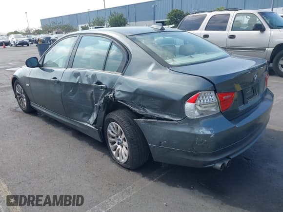 ✅ 2009 BMW 3 Series 328i • VIN: WBAPH57559NL77975 • Lot: 43210507. Listed on IAAI with 126,063 mi. Free auction sales archive from the USA and detailed vehicle history report at DreamBid. Image 3.