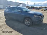✅ 2020 Jeep Cherokee Latitude Plus • VIN: 1C4PJMLX6LD508997 • Lot: 90768885. Wystawiony na Copart z przebiegiem 228 292 mil. Bezpłatny archiwum sprzedaży aukcyjnych z USA i szczegółowy raport historii pojazdu na DreamBid. Zdjęcie 4.