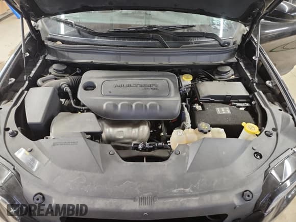 ✅ 2019 Jeep Cherokee Latitude Plus • VIN: 1C4PJLLB2KD300791 • Lot: 85581585. Listed on Copart with 101,204 mi. Free auction sales archive from the USA and detailed vehicle history report at DreamBid. Image 12.