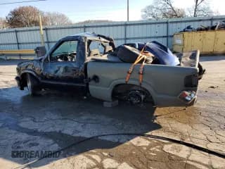 ✅ 1997 Chevrolet S-10 LS • VIN: 1GCCS14W9V8109240 • Лот: 82917604. Опубликован ранее на Copart с пробегом 262 907 миль. Бесплатный доступ к архиву аукционных продаж из США и подробный отчёт об истории автомобиля на DreamBid. Изображение 2.