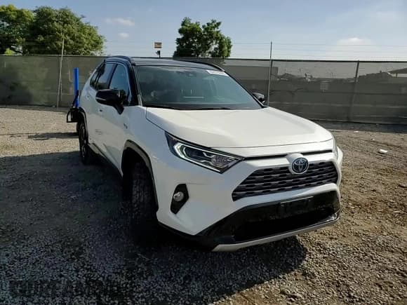 ✅ 2019 Toyota RAV4 Hybrid XSE • VIN: 2T3EWRFV0KW030853 • Lot: 82676905. Listed on Copart with 68,984 mi. Free auction sales archive from the USA and detailed vehicle history report at DreamBid. Image 14.