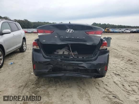 ✅ 2019 Hyundai Sonata SE • VIN: 5NPE24AF3KH819486 • Lot: 84643095. Wystawiony na Copart z przebiegiem 147 293 mil mil. Skorzystaj z bezpłatnego archiwum sprzedaży aukcyjnych z USA i zobacz szczegółowy raport historii pojazdu na DreamBid. Zdjęcie 6.