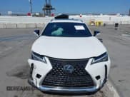 ✅ 2020 Lexus UX 200 • VIN: JTHP3JBH9L2022648 • Lot: 42223772. Wystawiony na IAAI z przebiegiem 35 128 mil. Bezpłatny archiwum sprzedaży aukcyjnych z USA i szczegółowy raport historii pojazdu na DreamBid. Zdjęcie 12.