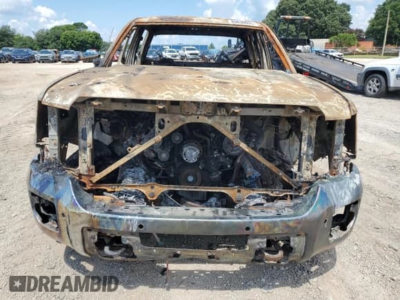 ✅ 2015 GMC Sierra 3500 • VIN: 1GT523E84FZ528340 • Лот: 65636695. Опубликован ранее на Copart с пробегом Не указан. Бесплатный доступ к архиву аукционных продаж из США и подробный отчёт об истории автомобиля на DreamBid. Изображение 5.