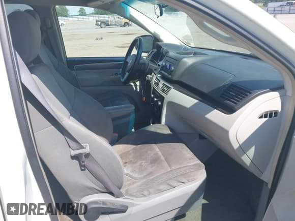 ✅ 2009 Volkswagen Routan SE • VIN: 2V8HW34199R541626 • Lot: 42852160. Listed on IAAI with 211,367 mi. Free auction sales archive from the USA and detailed vehicle history report at DreamBid. Image 5.