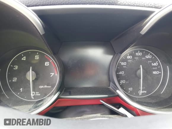 ✅ 2018 Alfa Romeo Giulia Ti Sport • VIN: ZARFAEEN8J7583814 • Лот: 42355186. Опубликован ранее на IAAI с пробегом Не указан. Бесплатный доступ к архиву аукционных продаж из США и подробный отчёт об истории автомобиля на DreamBid. Изображение 7.