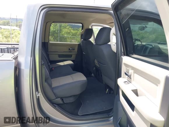 ✅ 2009 Dodge 1500 Laramie • VIN: 1D3HV13T69J527085 • Lot: 42557525. Wystawiony na IAAI z przebiegiem 100 750 mil. Bezpłatny archiwum sprzedaży aukcyjnych z USA i szczegółowy raport historii pojazdu na DreamBid. Zdjęcie 8.