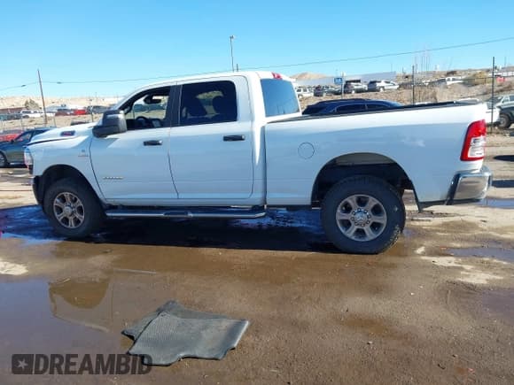 ✅ 2024 Ram 2500 Big Horn • VIN: 3C6UR5DL6RG310968 • Lot: 43894107. Listed on IAAI with 58,028 mi. Free auction sales archive from the USA and detailed vehicle history report at DreamBid. Image 14.