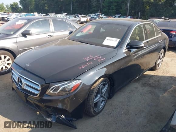 ✅ 2019 Mercedes-Benz E 450 • VIN: WDDZF6JB3KA528238 • Lot: 42805243. Wystawiony na IAAI z przebiegiem 70 784 mil. Bezpłatny archiwum sprzedaży aukcyjnych z USA i szczegółowy raport historii pojazdu na DreamBid. Zdjęcie 2.