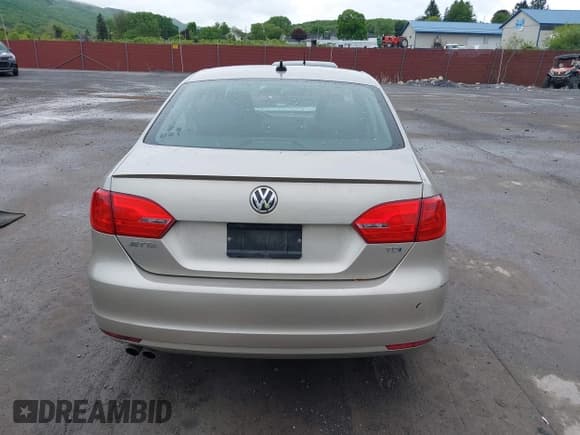 ✅ 2014 Volkswagen Jetta TDI w/Premium/Nav • VIN: 3VWLL7AJ9EM226026 • Lot: 42219871. Wystawiony na IAAI z przebiegiem 100 386 mil. Bezpłatny archiwum sprzedaży aukcyjnych z USA i szczegółowy raport historii pojazdu na DreamBid. Zdjęcie 16.