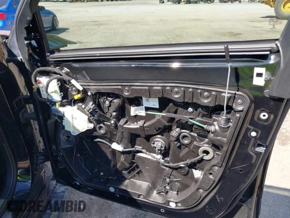 ✅ 2018 Mercedes-Benz GLC 300 • VIN: WDC0G4KB2JV075055 • Lot: 43154612. Wystawiony na IAAI z przebiegiem 122 843 mil. Bezpłatny archiwum sprzedaży aukcyjnych z USA i szczegółowy raport historii pojazdu na DreamBid. Zdjęcie 19.